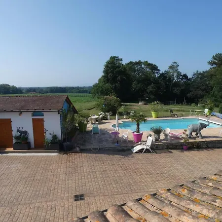 Maison Bourouilla Frühstückspension Saubrigues