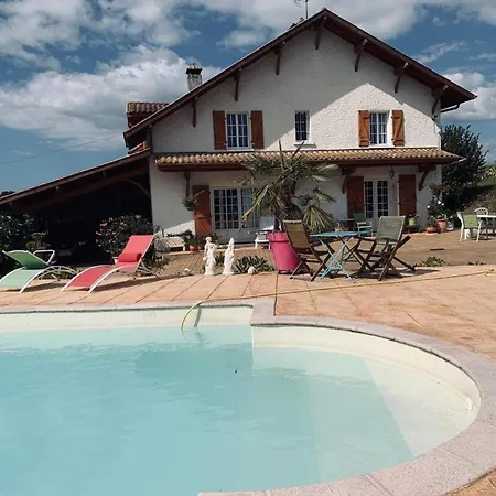 Maison Bourouilla Bed & Breakfast 3*