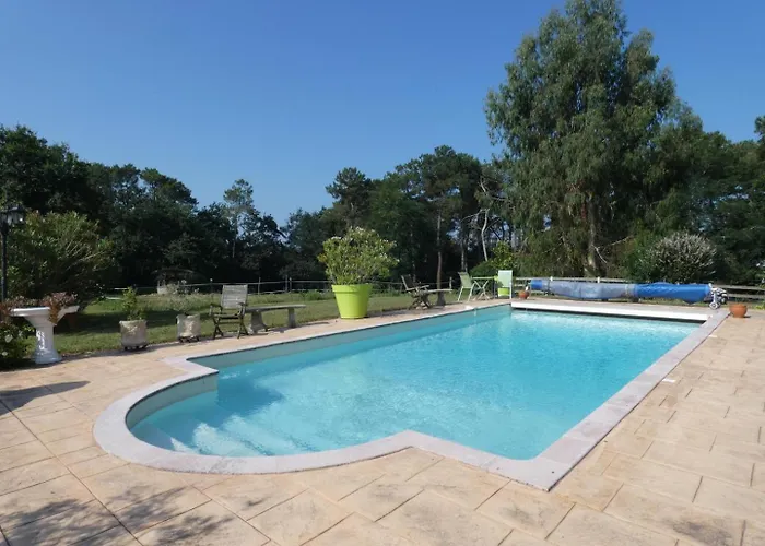Maison Bourouilla Bed & Breakfast Saubrigues