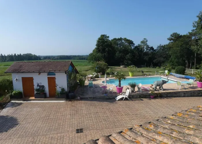 Maison Bourouilla Bed & Breakfast Saubrigues